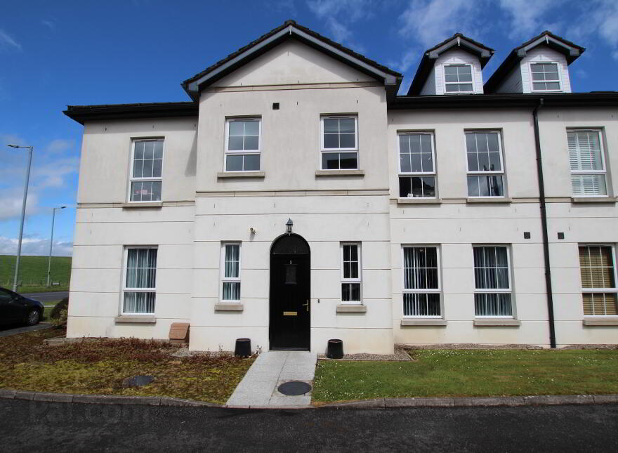 8 Highfield Court, Omagh, BT79 7WT photo