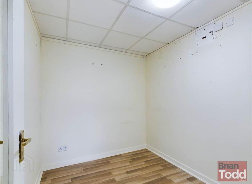 29a The Square, Ballyclare, BT39 9BB