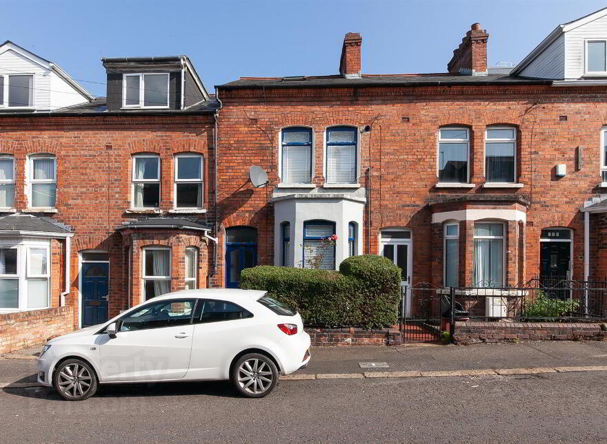 133 Dunluce Avenue, Belfast, BT9 7AX photo