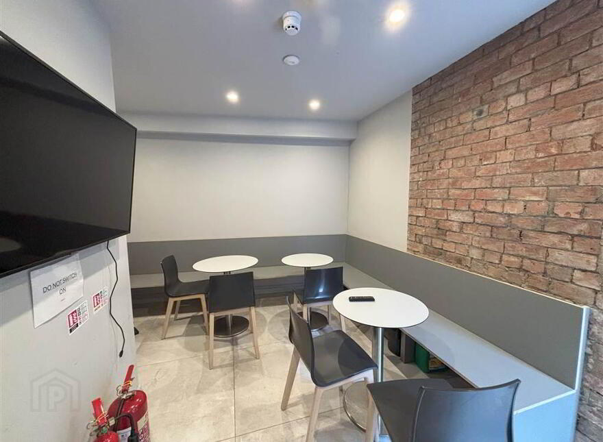 169 University Street - Ground Floor, Queens Quarter, Belfast, BT7 1HR