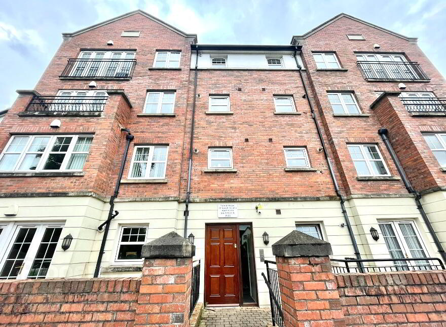 12 Forest House, Wellington Square, Belfast, BT7 3LN photo