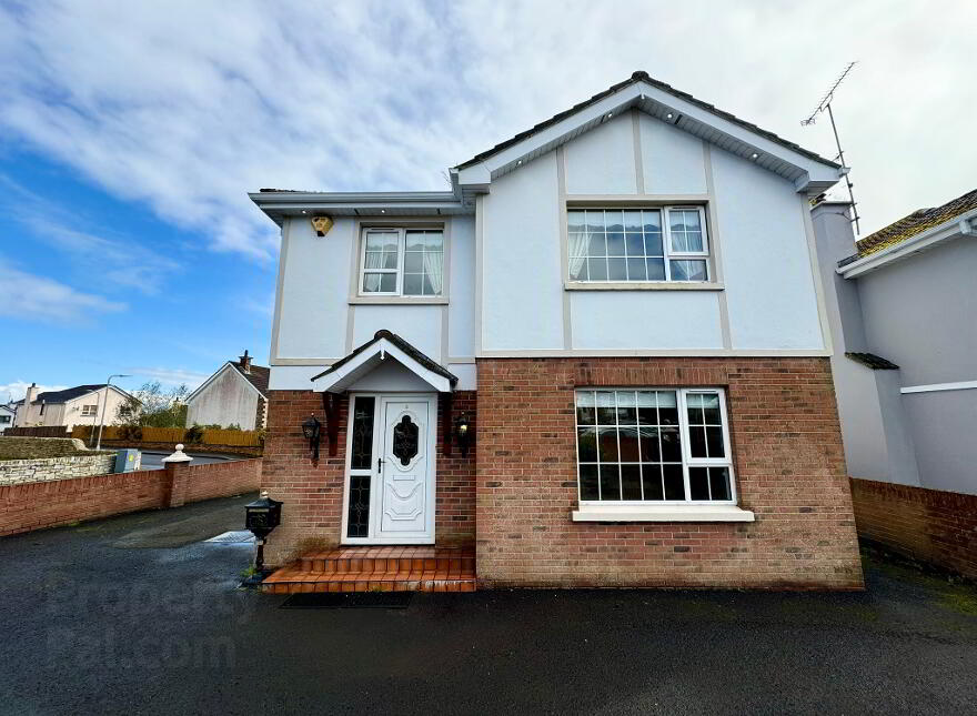 18 Barr Cregg, Claudy, L'Derry, BT47 4DU photo