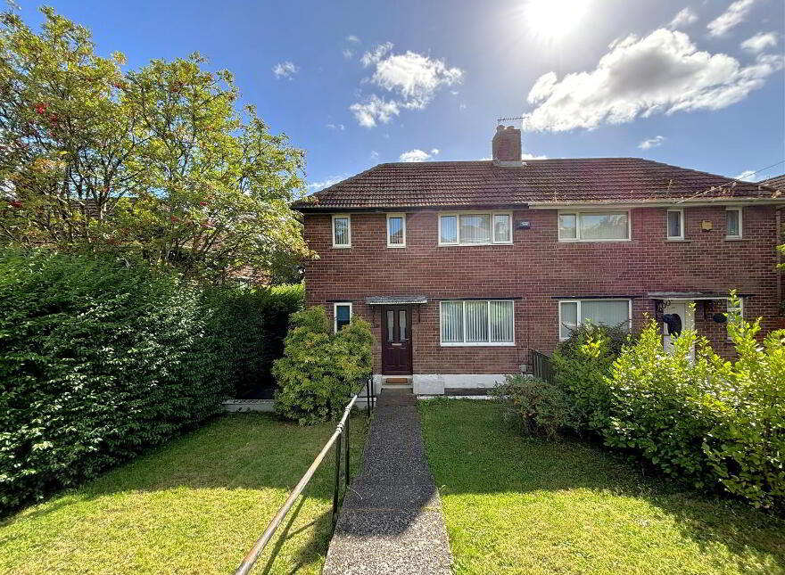 387 Ballysillan Road, Belfast, BT14 6RE photo