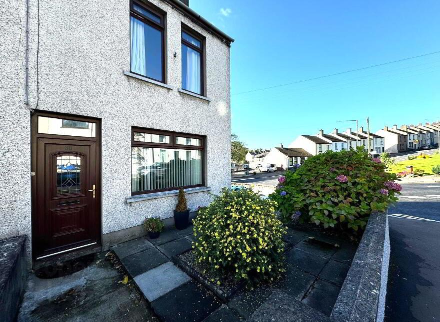 30 Albert Street, Larne, BT40 1LG photo