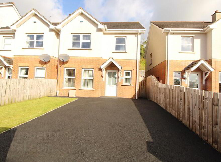 60 Wolfhill Manor, Belfast, BT14 8DE photo