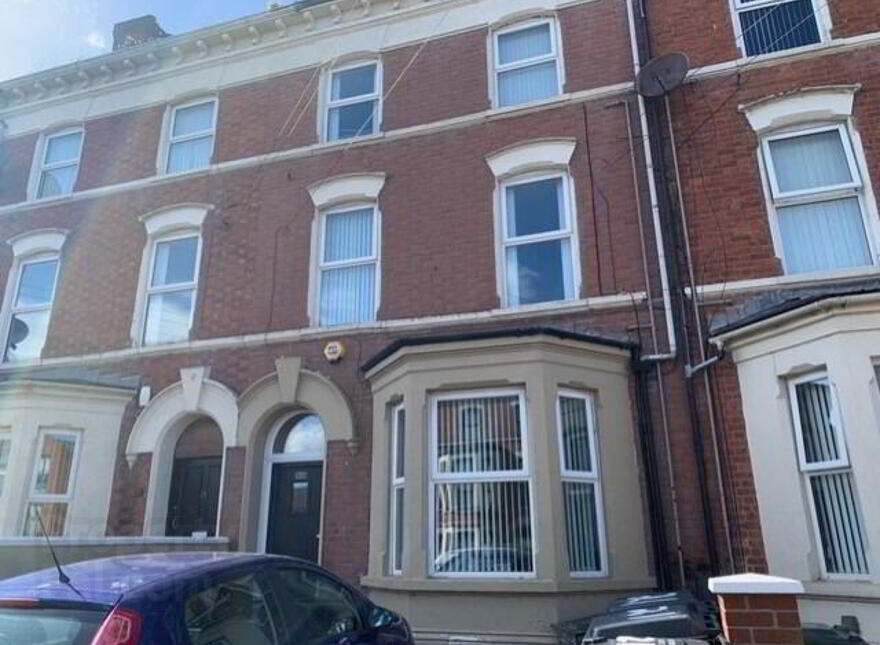 Flat 2, 21 Cliftonville Avenue, Belfast, BT14 6GX photo