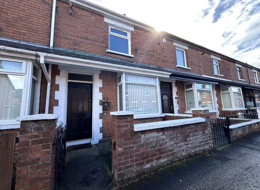 6 Lisavon Parade, Belfast, BT4 1LE photo