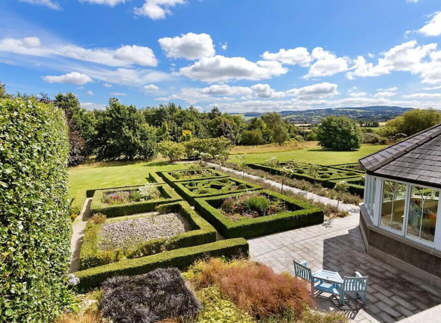 Skylark Hill, Newcastle