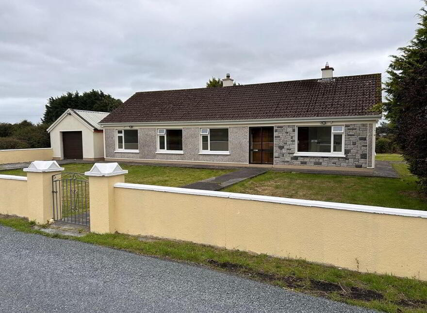 Ballinastack, Ballyglunin, Tuam, Galway, H54FY98 photo