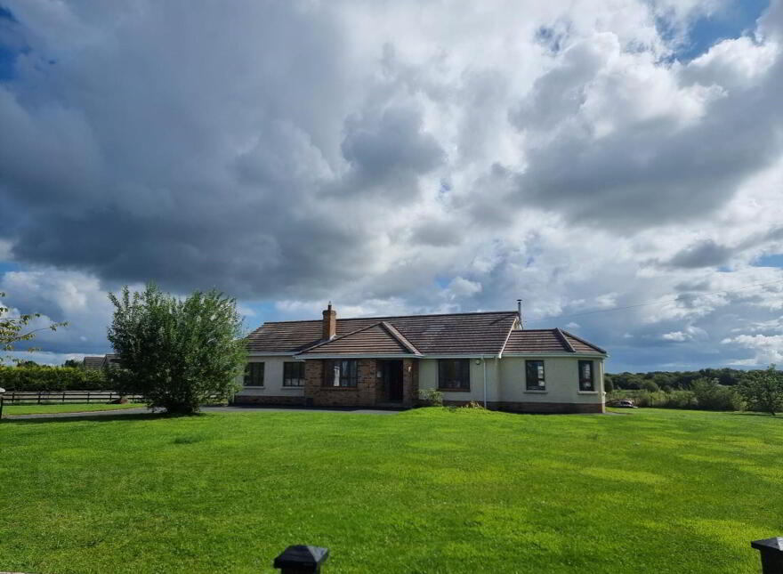 Bungalow With Range Of Outbuildings, 3b Boghead Bridge Road, Aghalee, BT67 0DL photo