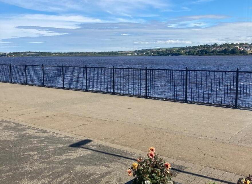 1 Foyle View Apartment, Derry, BT48 7NS photo