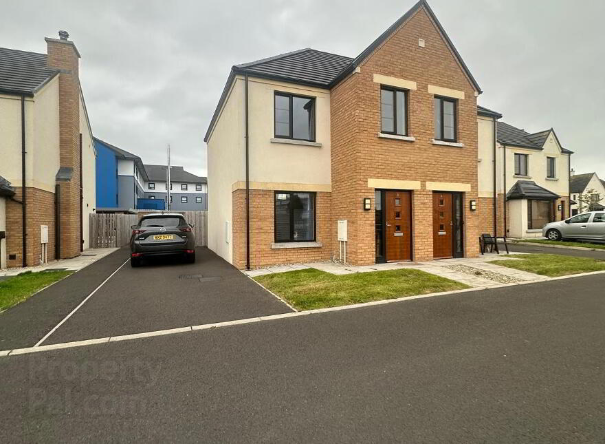 5 Ferrard Meadows, Antrim, BT41 4RU photo