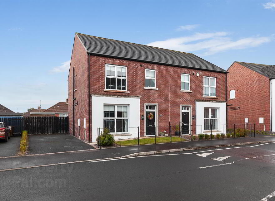 20 Eaton Park, Dunmurry, Belfast, BT17 9FX photo