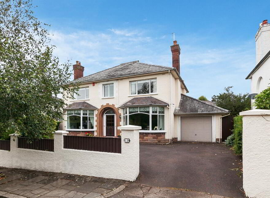 19 Shrewsbury Gardens, Malone, Belfast, BT9 6PJ photo