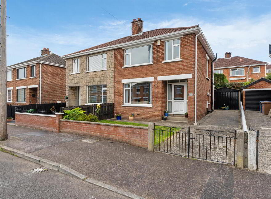 104 Orangefield Avenue, Belfast, BT5 6DH photo