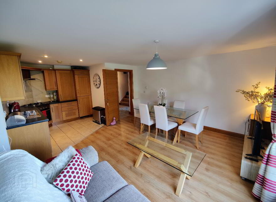 Unit 8, 230 Malone Road, Belfast, BT9 5LQ