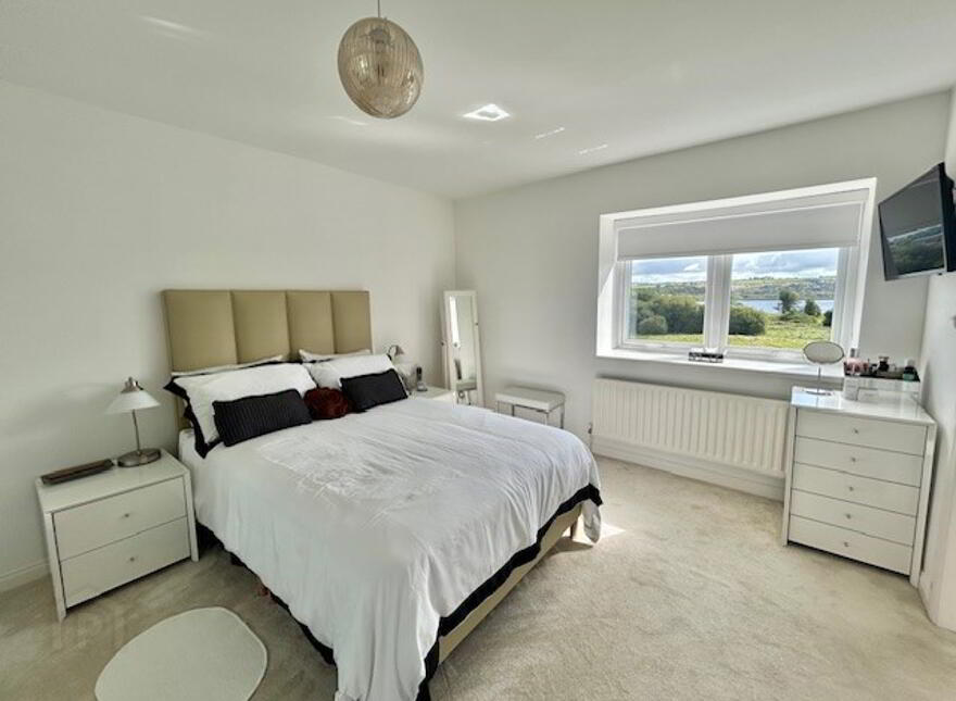 71 Gleneagles, Off Culmore Road, Derry, BT48 7TE