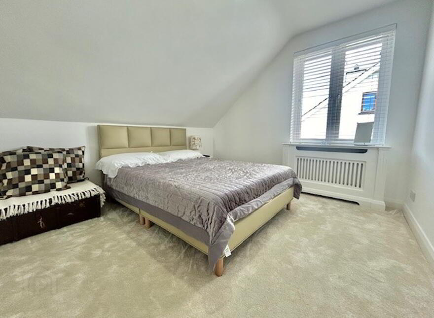 71 Gleneagles, Off Culmore Road, Derry, BT48 7TE
