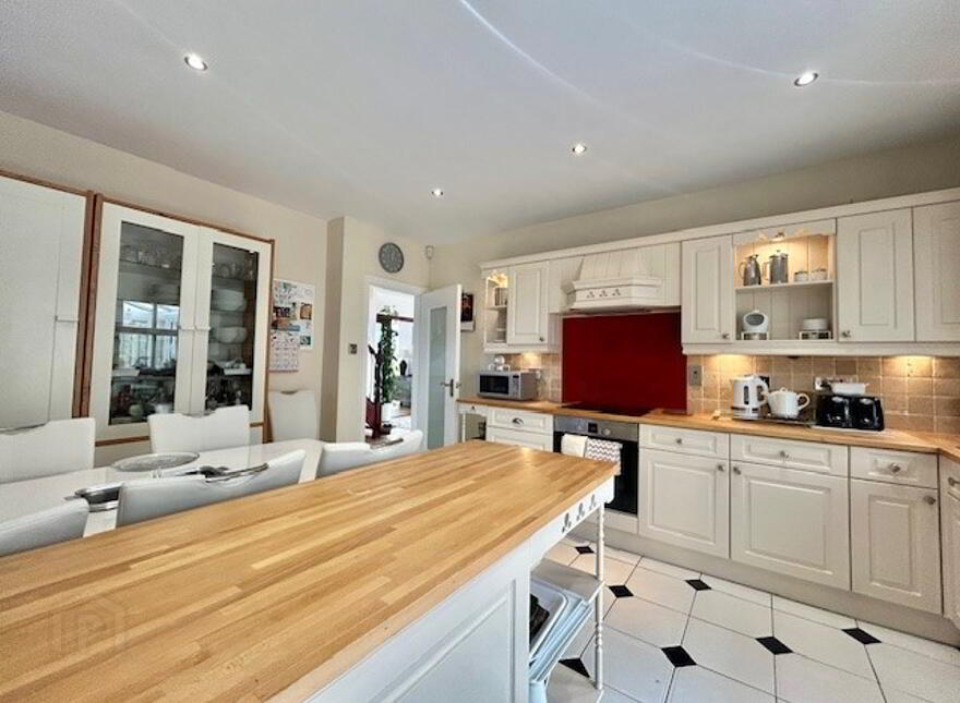 71 Gleneagles, Off Culmore Road, Derry, BT48 7TE
