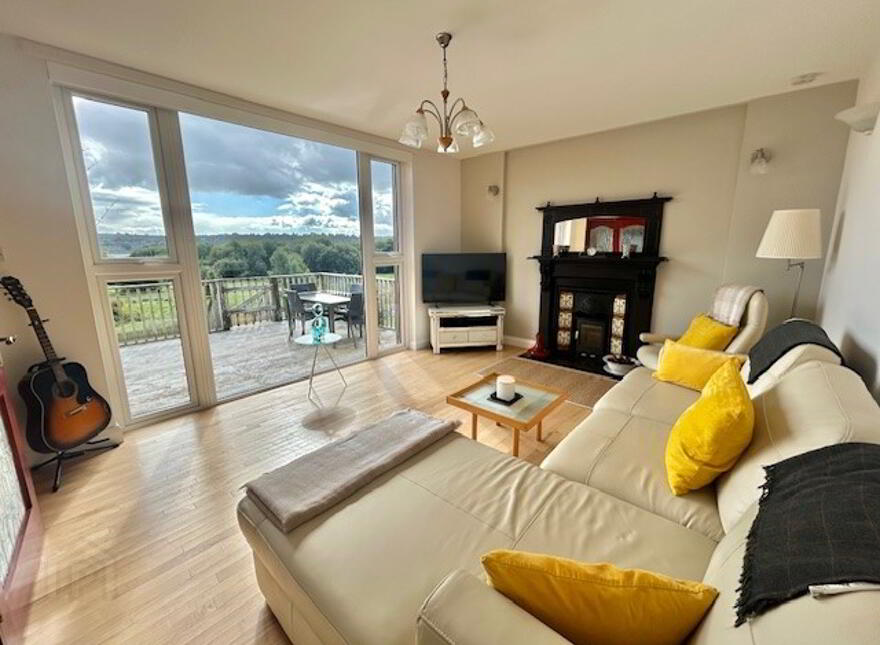 71 Gleneagles, Off Culmore Road, Derry, BT48 7TE