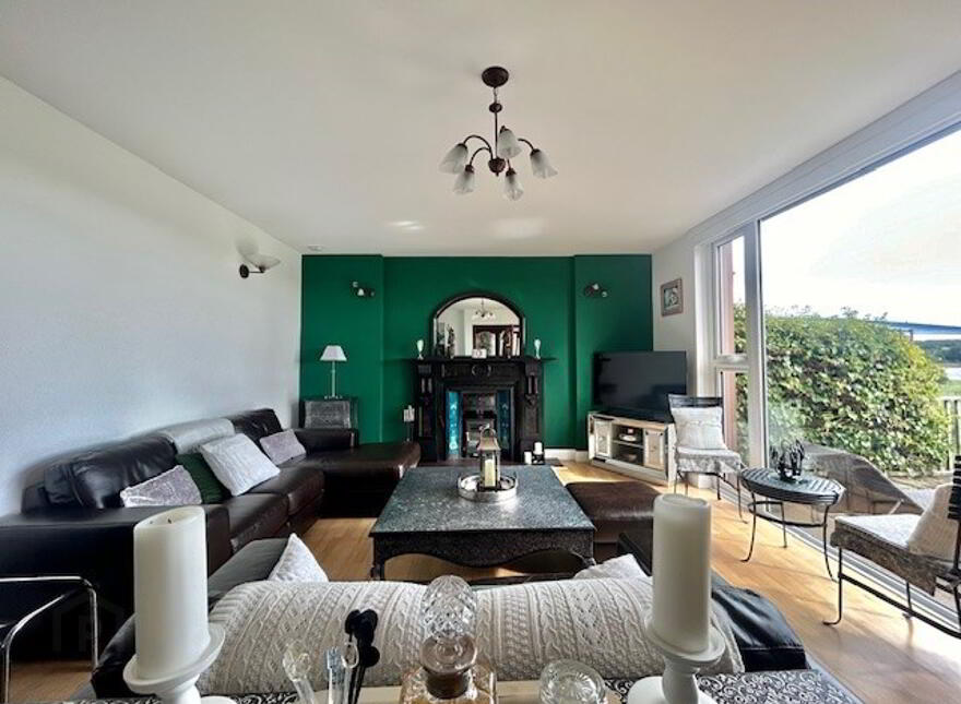71 Gleneagles, Off Culmore Road, Derry, BT48 7TE