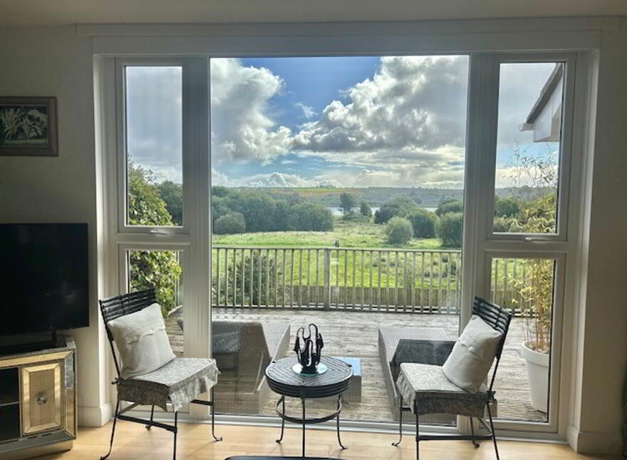 71 Gleneagles, Off Culmore Road, Derry, BT48 7TE