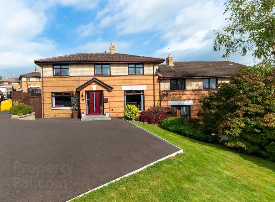 2 Grangewood Park, Dundonald, Belfast, BT16 1GN photo