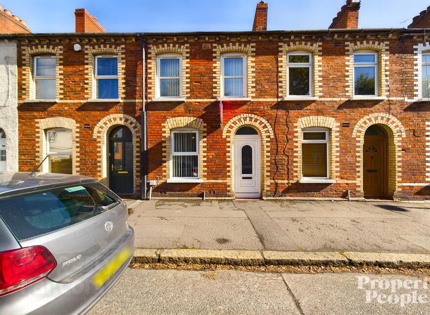 94 Donegall Avenue, Belfast, BT12 6LX photo