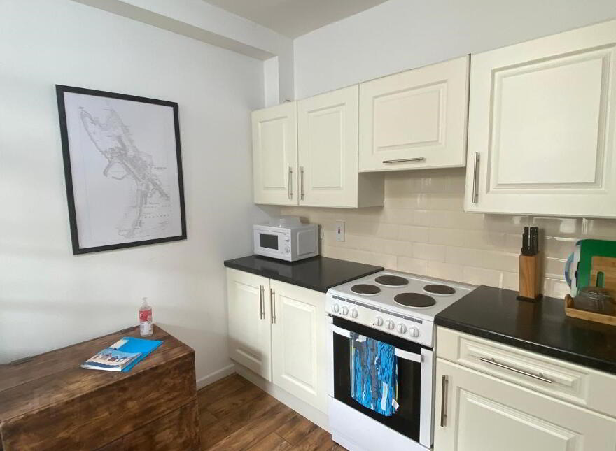 21 Eglinton Lane (STUDENT LET), Portrush, BT56 8DX