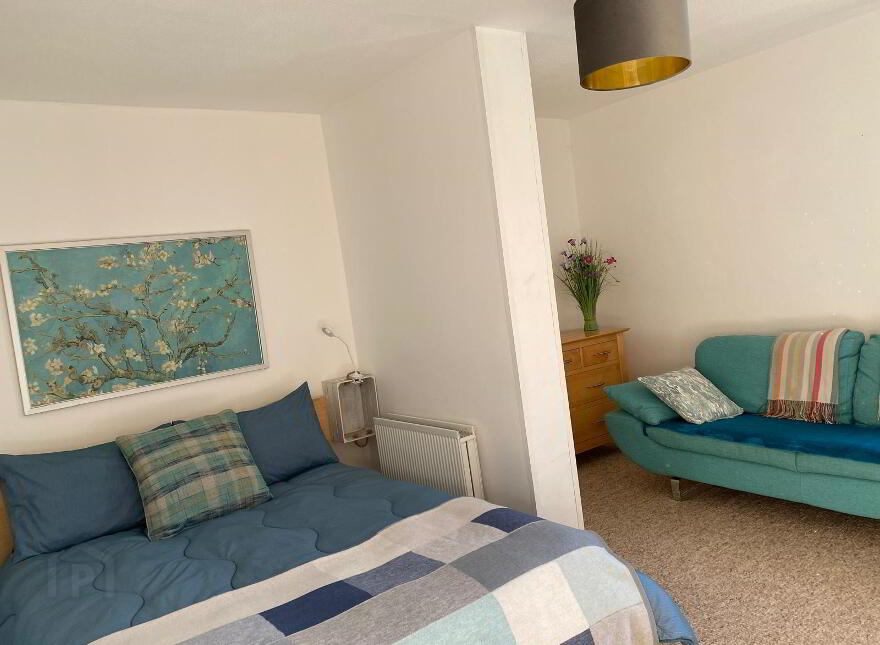 21 Eglinton Lane (STUDENT LET), Portrush, BT56 8DX