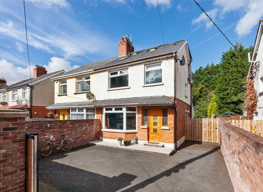 162 Comber Road, Dundonald, Belfast, BT16 2BP photo