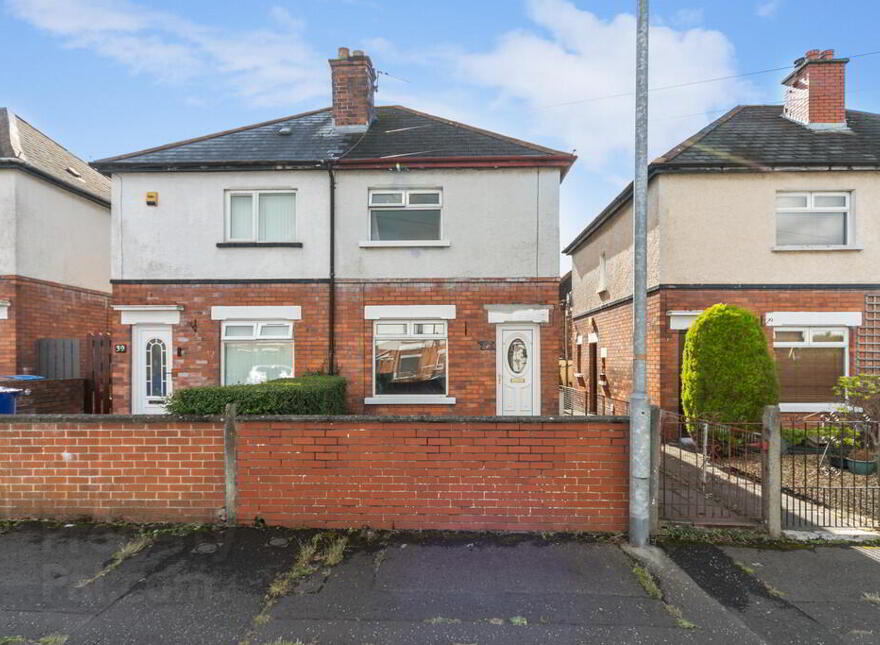 37 Dunraven Park, Belfast, BT5 5LF photo