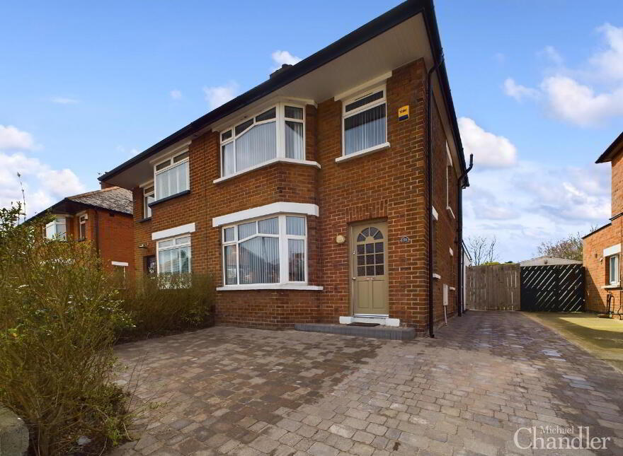 51 Knockbreda Park, Belfast, BT6 0HD photo