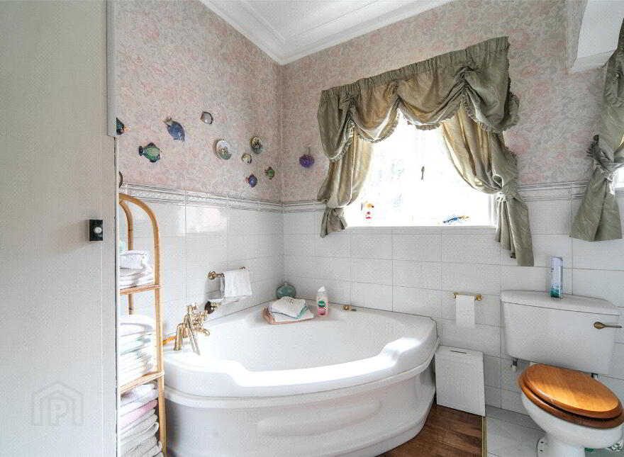 Hillcrest, 33 Greencastle Road, Kilkeel, Newry, BT34 4DE
