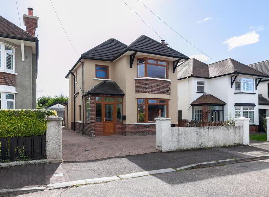 6 Thornhill Parade, Belfast, BT5 7AU photo