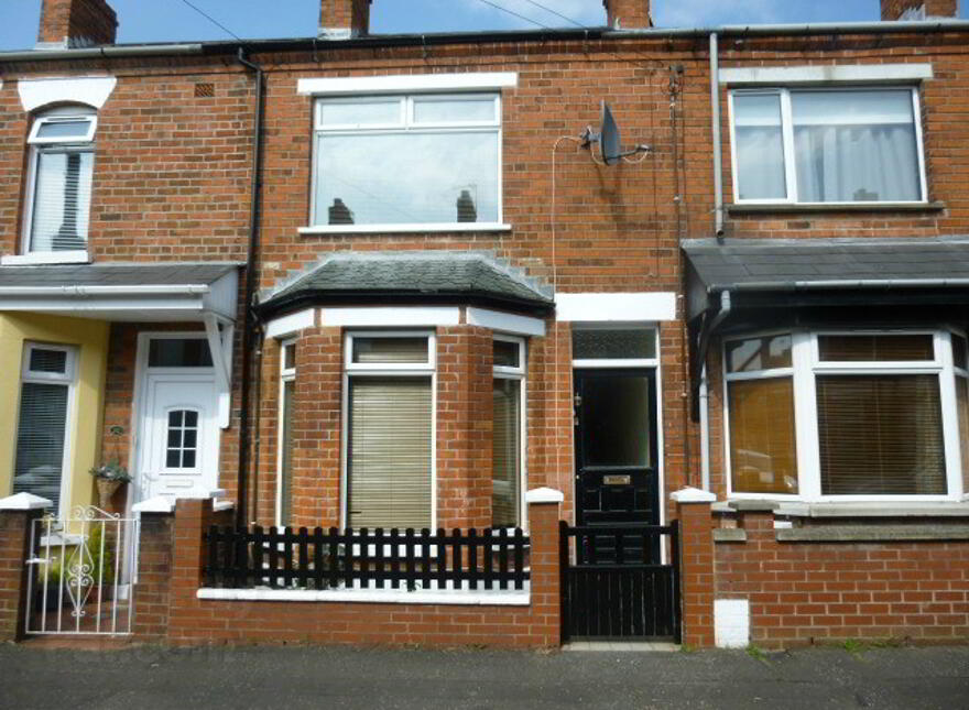 32 Hollycroft Avenue, Belfast, BT5 5JE photo