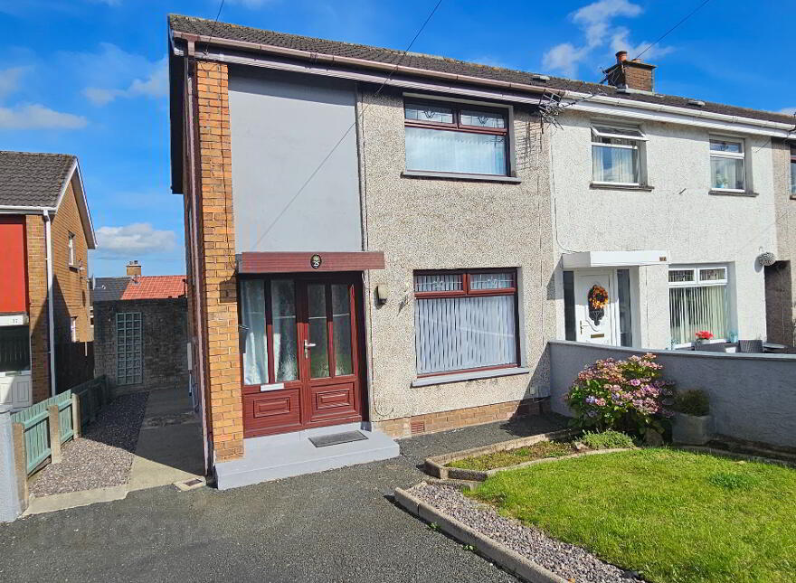 25 Plantation Avenue, Newtownabbey, BT36 5NY photo