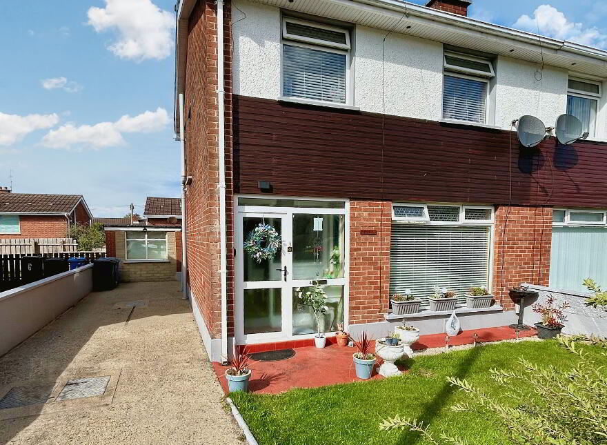 4 Beverley Gardens, Derry/Londonderry, BT47 5PJ photo