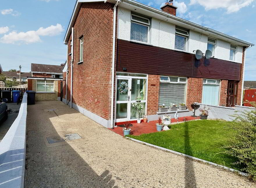 4 Beverley Gardens, Derry/Londonderry, BT47 5PJ photo