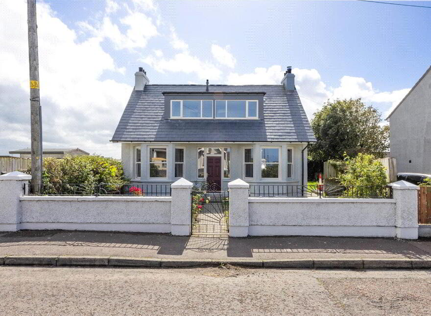 10 Queenora Avenue, Portstewart, BT55 7BU photo