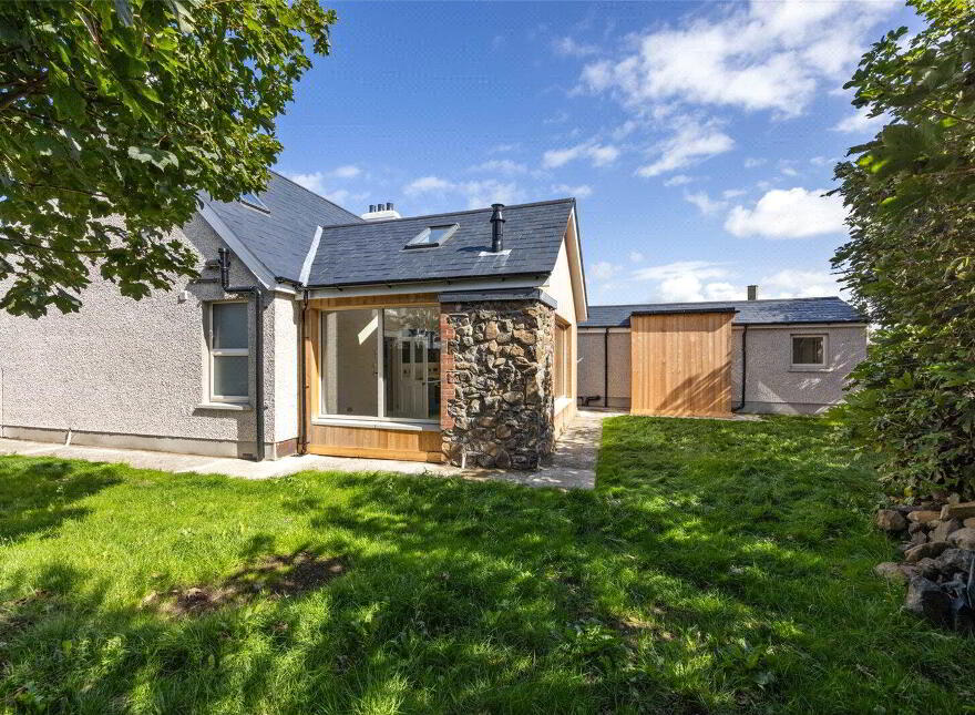 10 Queenora Avenue, Portstewart, BT55 7BU