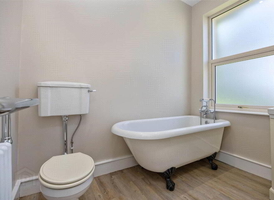10 Queenora Avenue, Portstewart, BT55 7BU