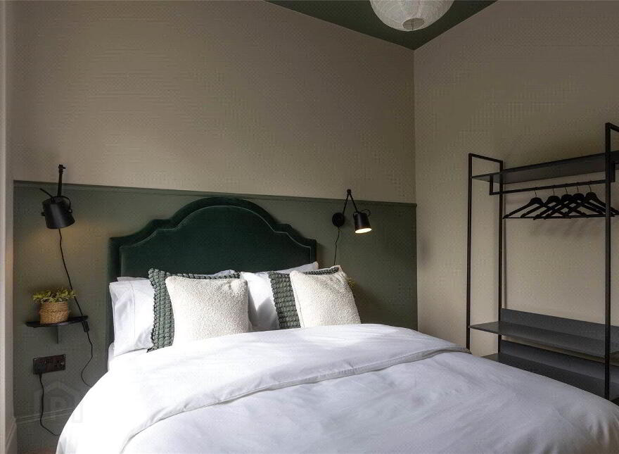 2 Balmoral Buildings - Bedroom Apt, 11-13 College Square East, Belfast, Belfast, BT1 6DD