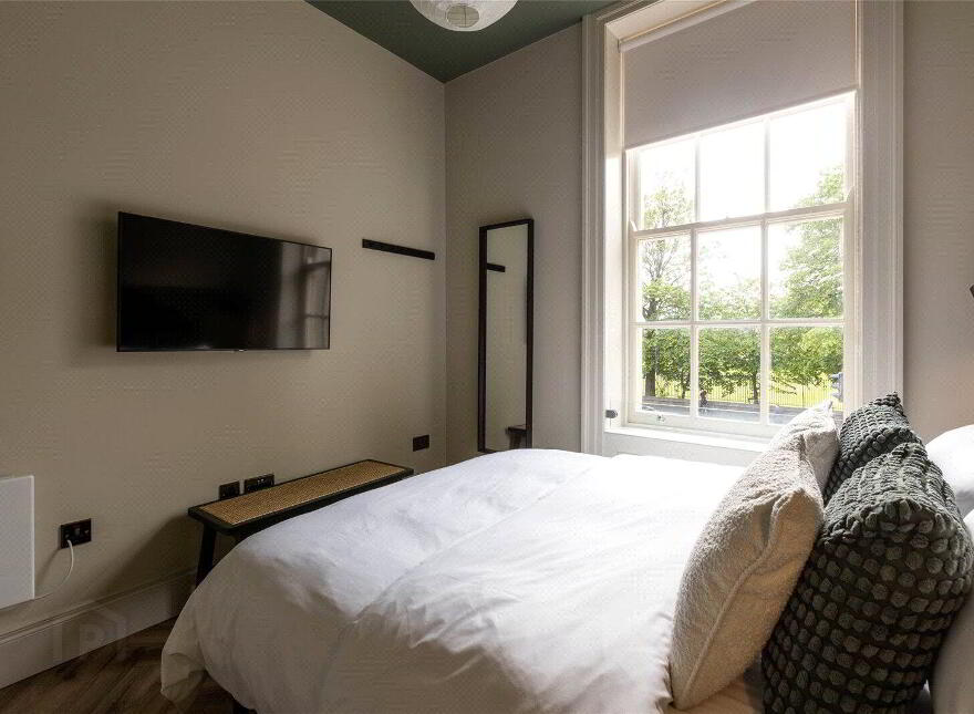 2 Balmoral Buildings - Bedroom Apt, 11-13 College Square East, Belfast, Belfast, BT1 6DD