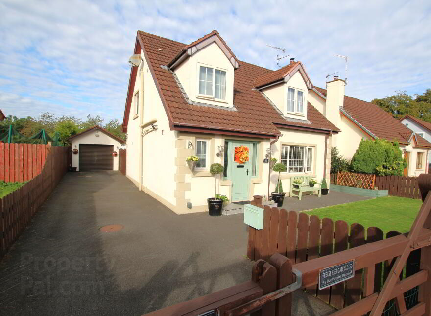 74 Glen River Park, Glenavy, Crumlin, BT29 4FX photo