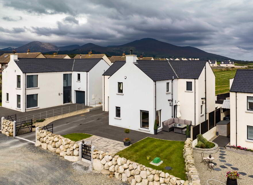 71a Glassdrumman Road, Annalong, Newry, BT34 4QJ
