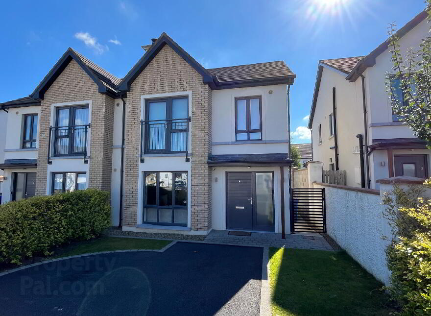 4 Crescent Avenue, Friary Walk, Callan, R95WA0W photo