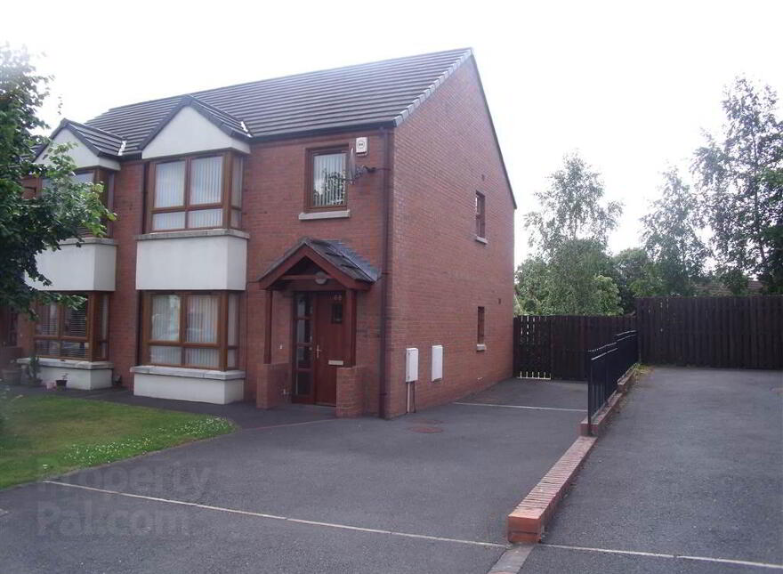 66 Redwood Grove, Dunmurry, Belfast, BT17 9RN photo