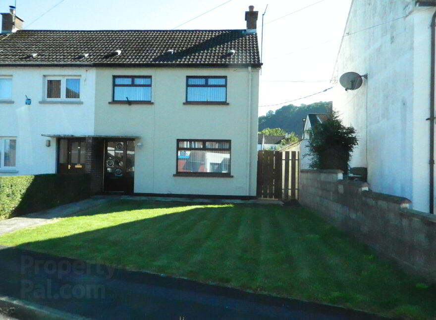 102 Glenvale Park, Glynn, Larne, BT40 3EZ photo