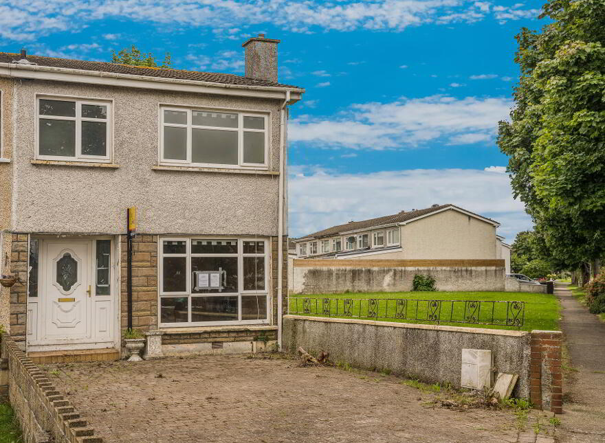 148 The Crescent, Milbrook Lawns, Tallaght, Dublin, D24T9XW photo